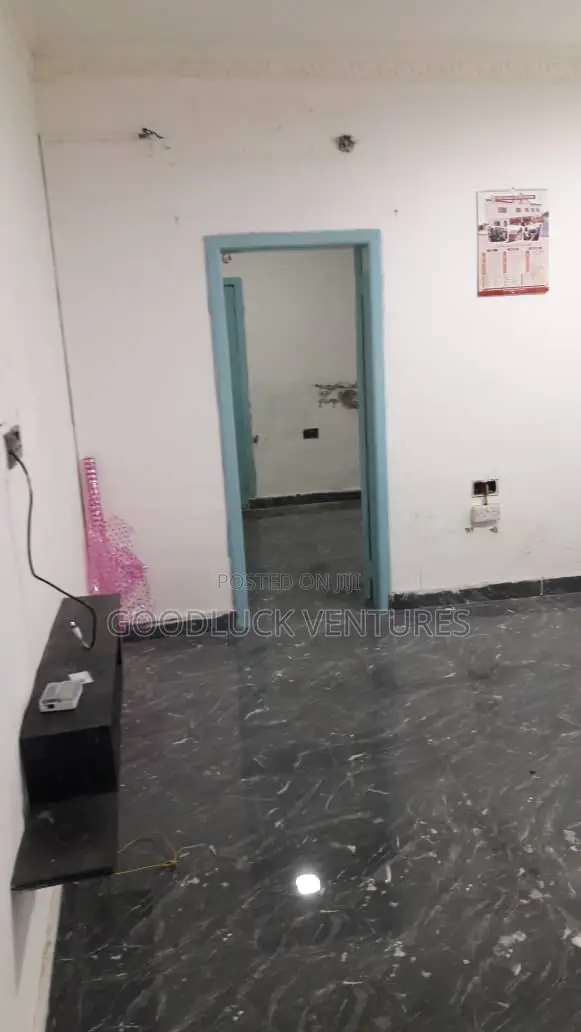 1bdrm Apartment in Direct Originals, Mosque Area for rent