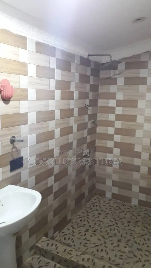 1bdrm Apartment in Direct Originals, Mosque Area for rent