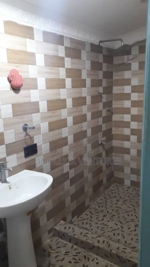 1bdrm Apartment in Direct Originals, Mosque Area for rent