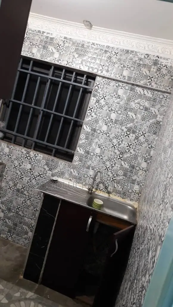 1bdrm Apartment in Direct Originals, Mosque Area for rent