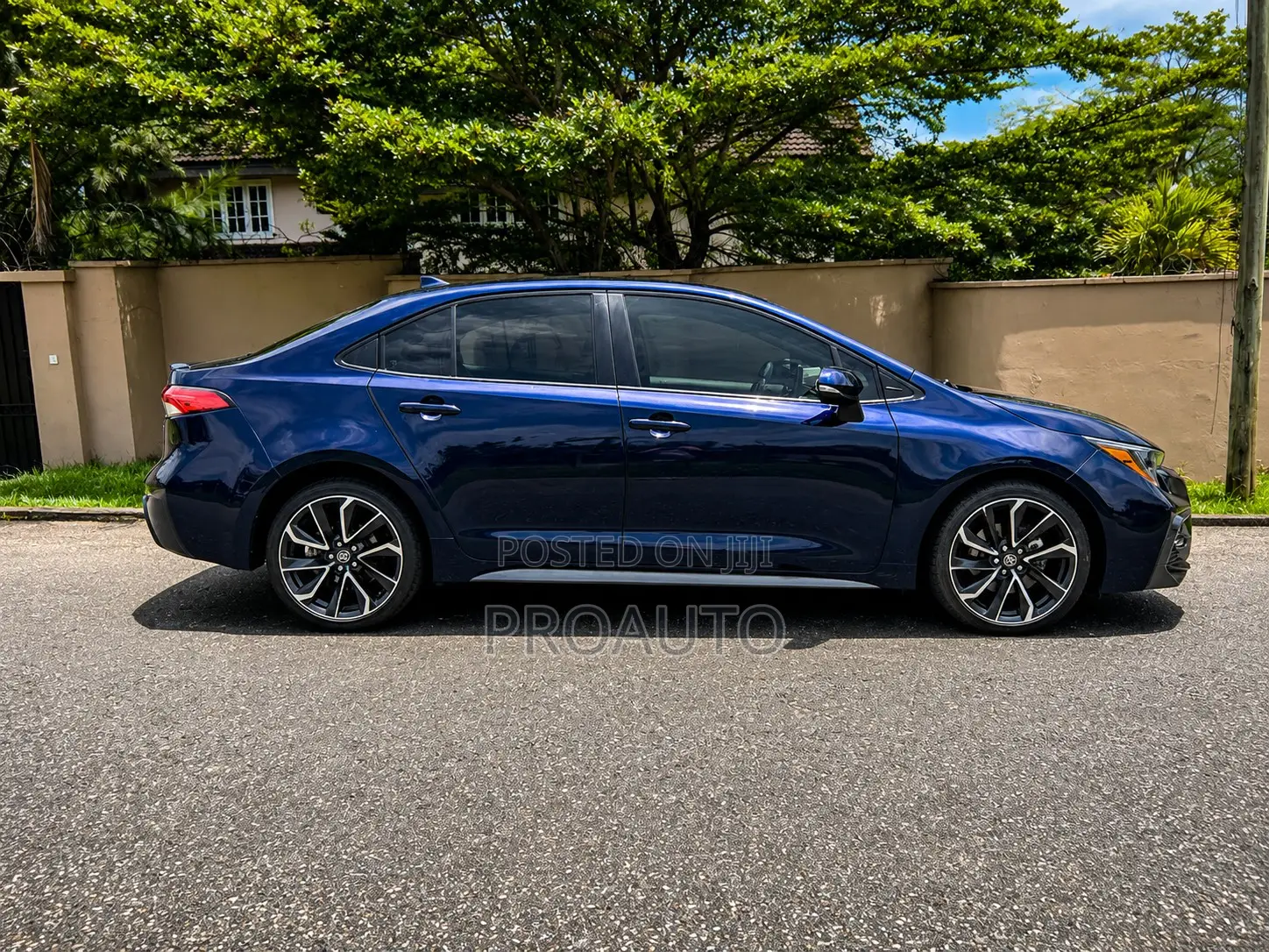 Toyota Corolla SE 2020 Blue