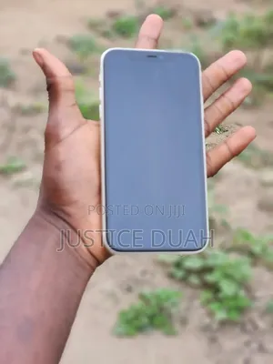 Apple iPhone 11 64 GB White
