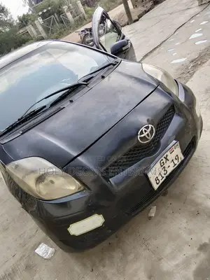 Toyota Vitz 1.0 FWD 5dr 2010 Black