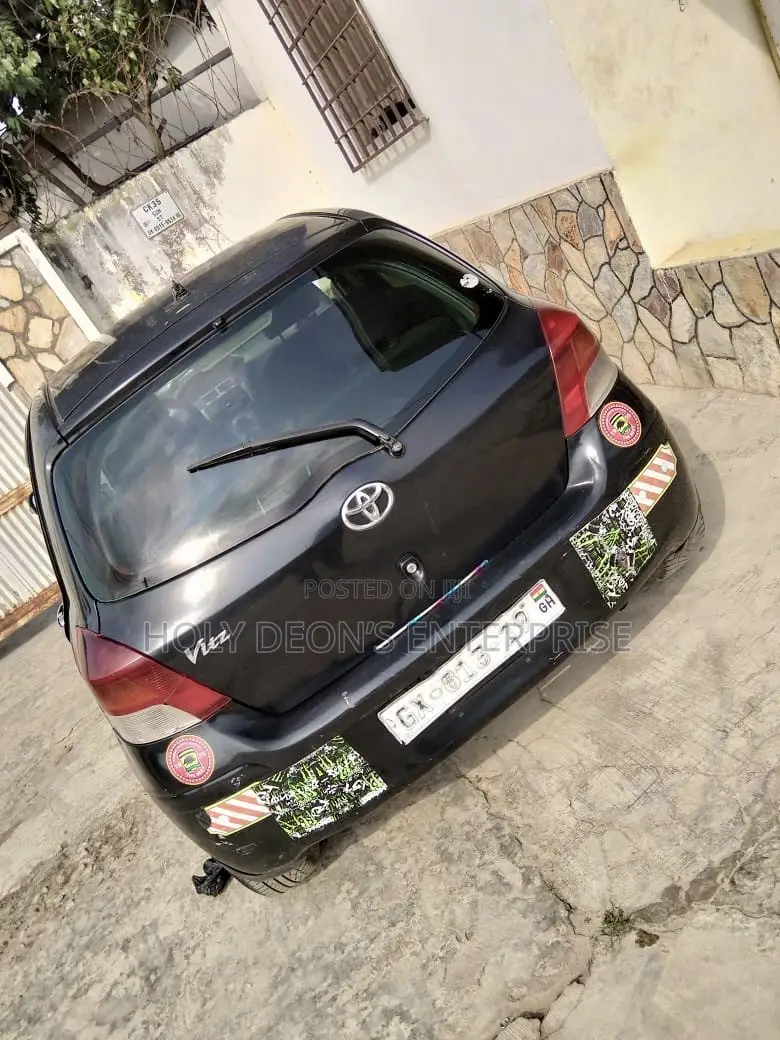 Toyota Vitz 1.0 FWD 5dr 2010 Black