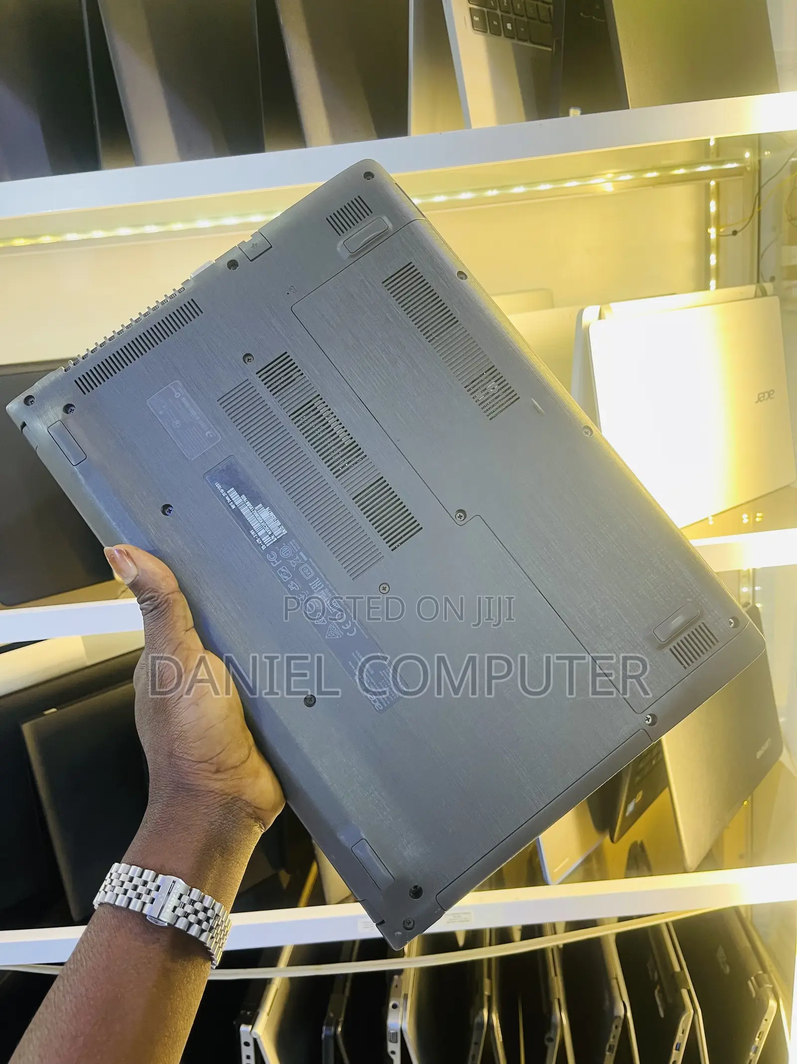 Laptop Acer Aspire E5-475 8GB Intel Core i3 HDD 1T