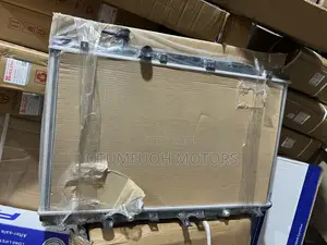 Honda CR-V 2010 2011 Radiator (Water Tank)