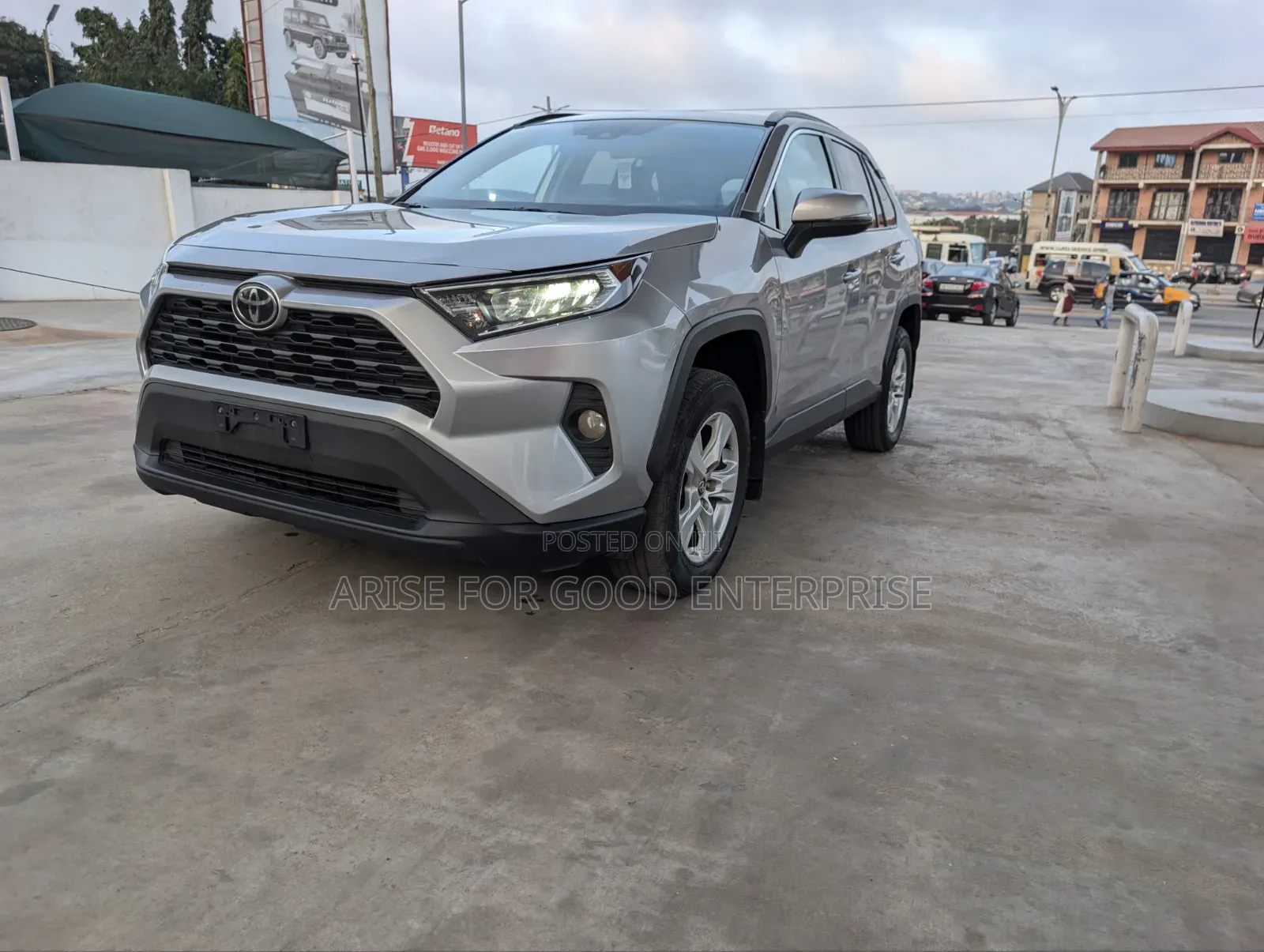 Toyota RAV4 XLE Premium AWD 2020 Silver