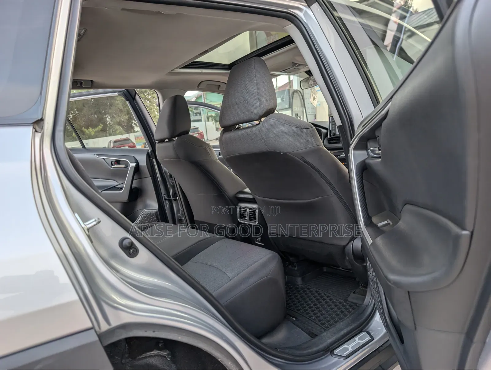 Toyota RAV4 XLE Premium AWD 2020 Silver