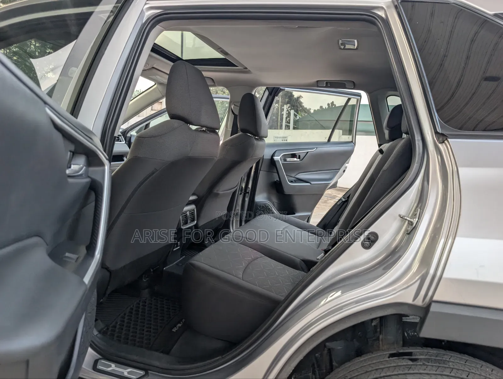 Toyota RAV4 XLE Premium AWD 2020 Silver