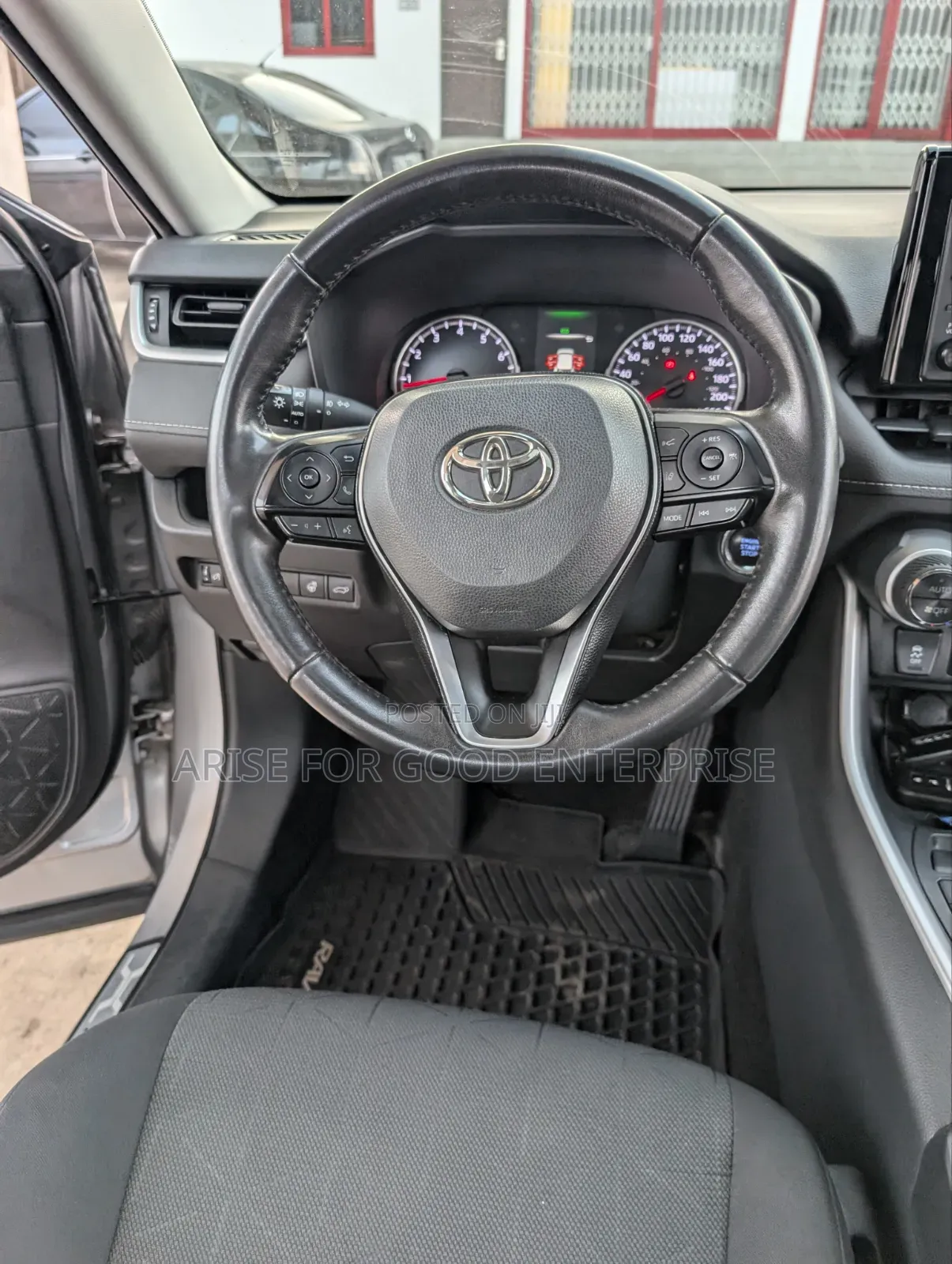 Toyota RAV4 XLE Premium AWD 2020 Silver