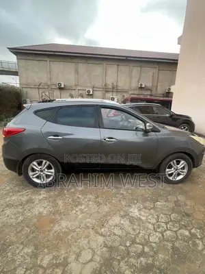 Hyundai Tucson Limited AWD 2010 Gray
