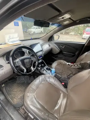Hyundai Tucson Limited AWD 2010 Gray