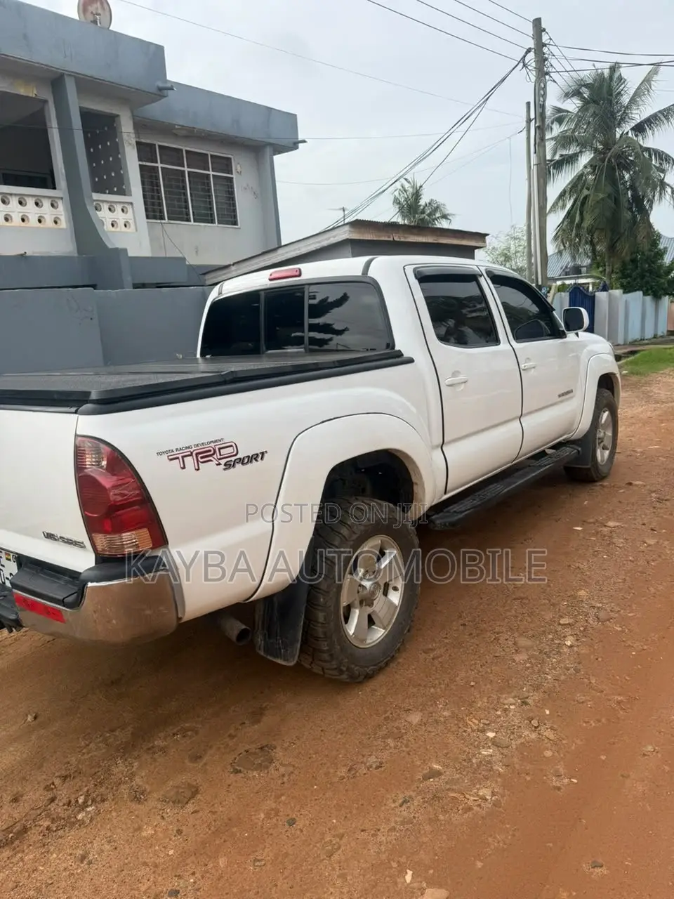 Toyota Tacoma 2022 White