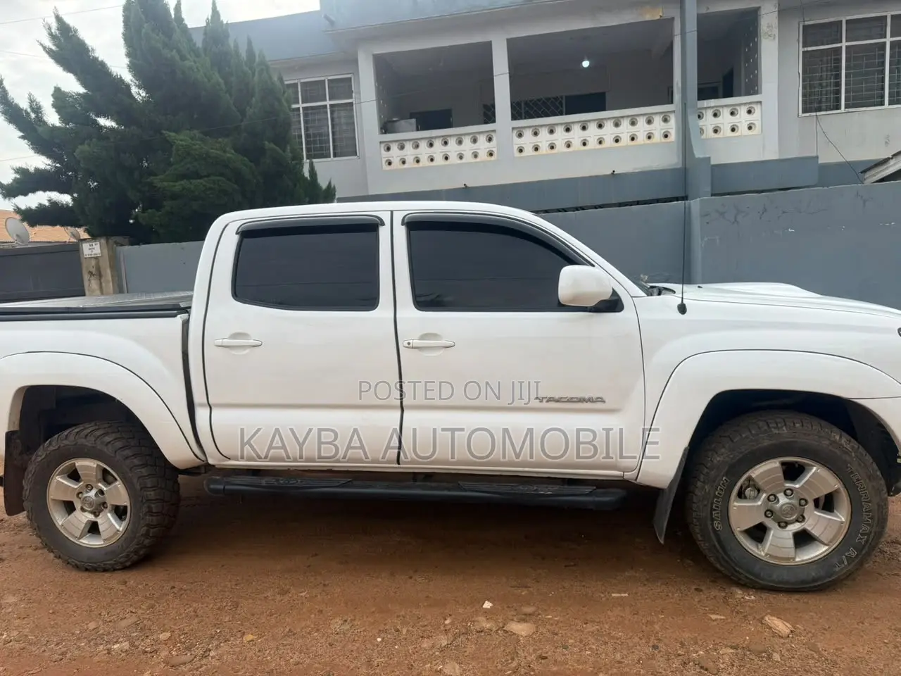 Toyota Tacoma 2022 White