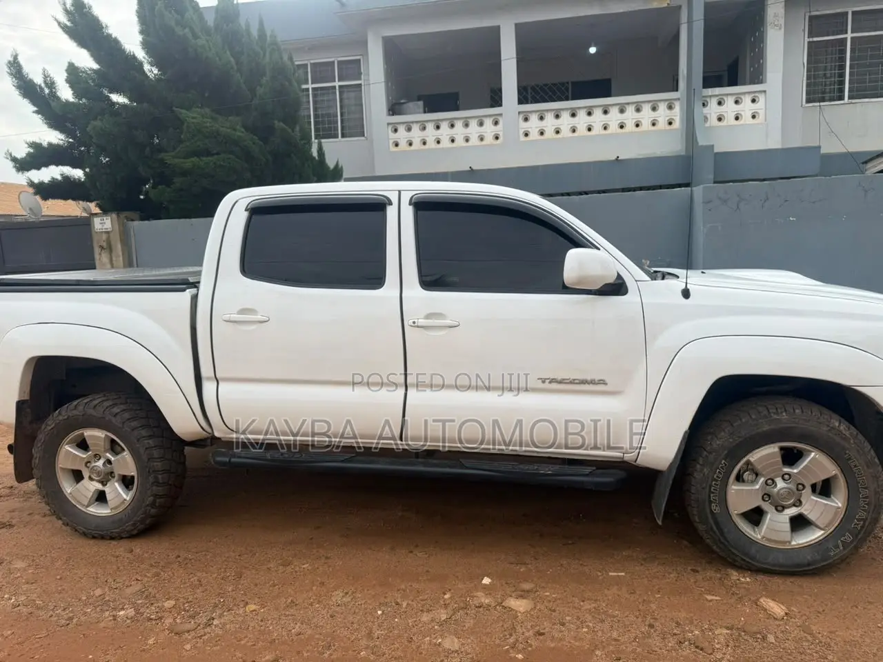 Toyota Tacoma 2022 White