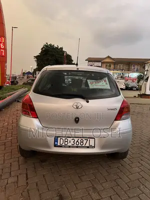 Toyota Yaris 2010 Silver