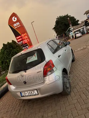 Toyota Yaris 2010 Silver