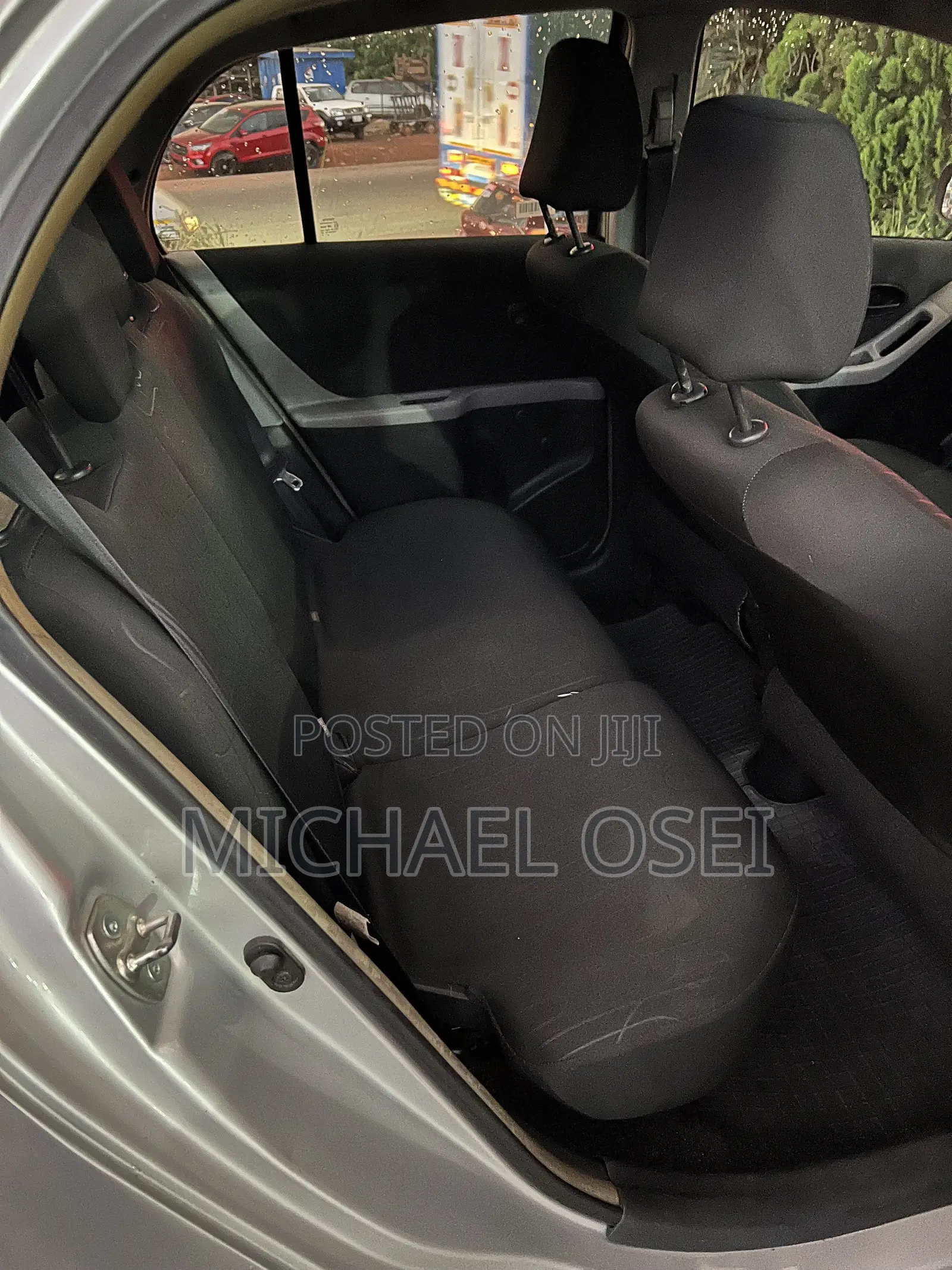 Toyota Yaris 2010 Silver