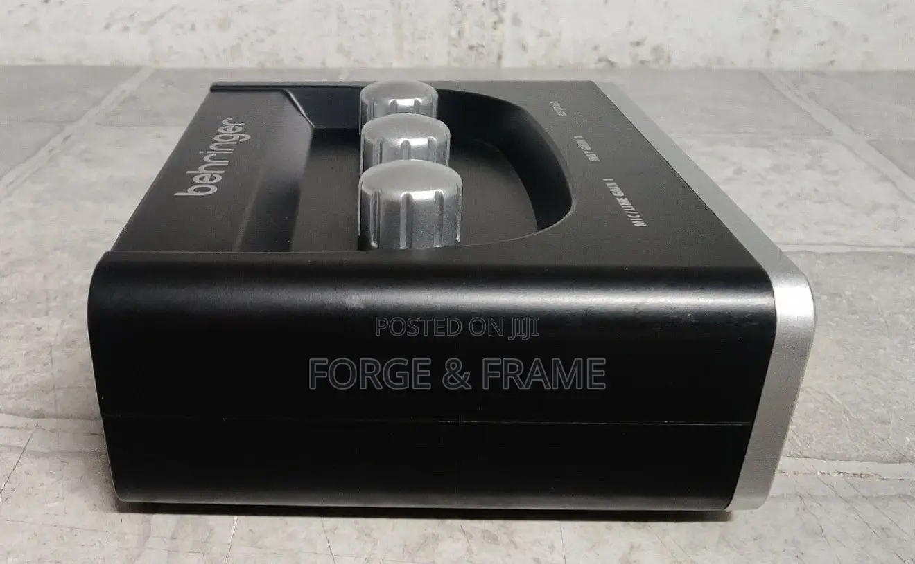 Behringer U-Phoria UM2 USB Audio Interface