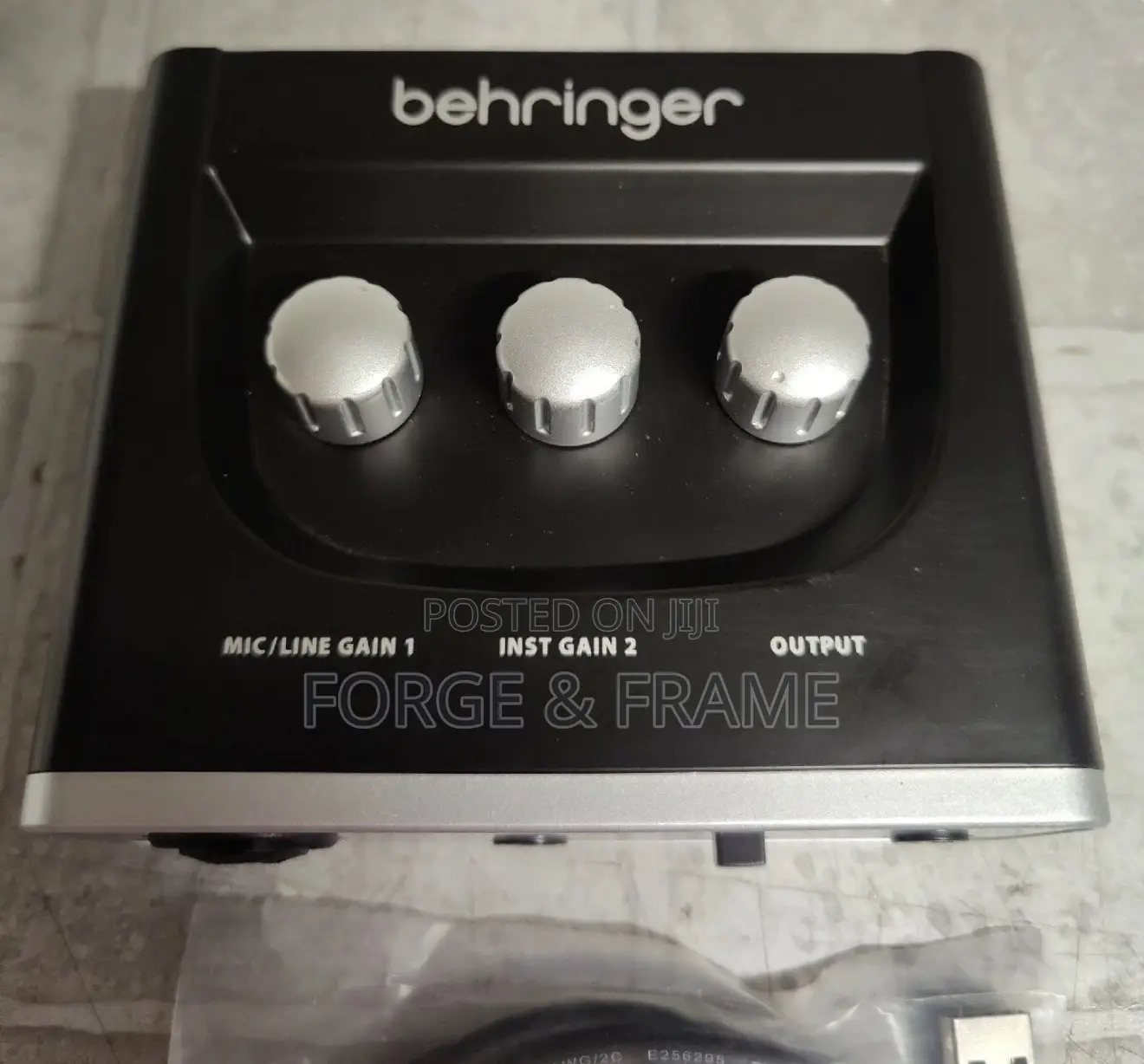 Behringer U-Phoria UM2 USB Audio Interface