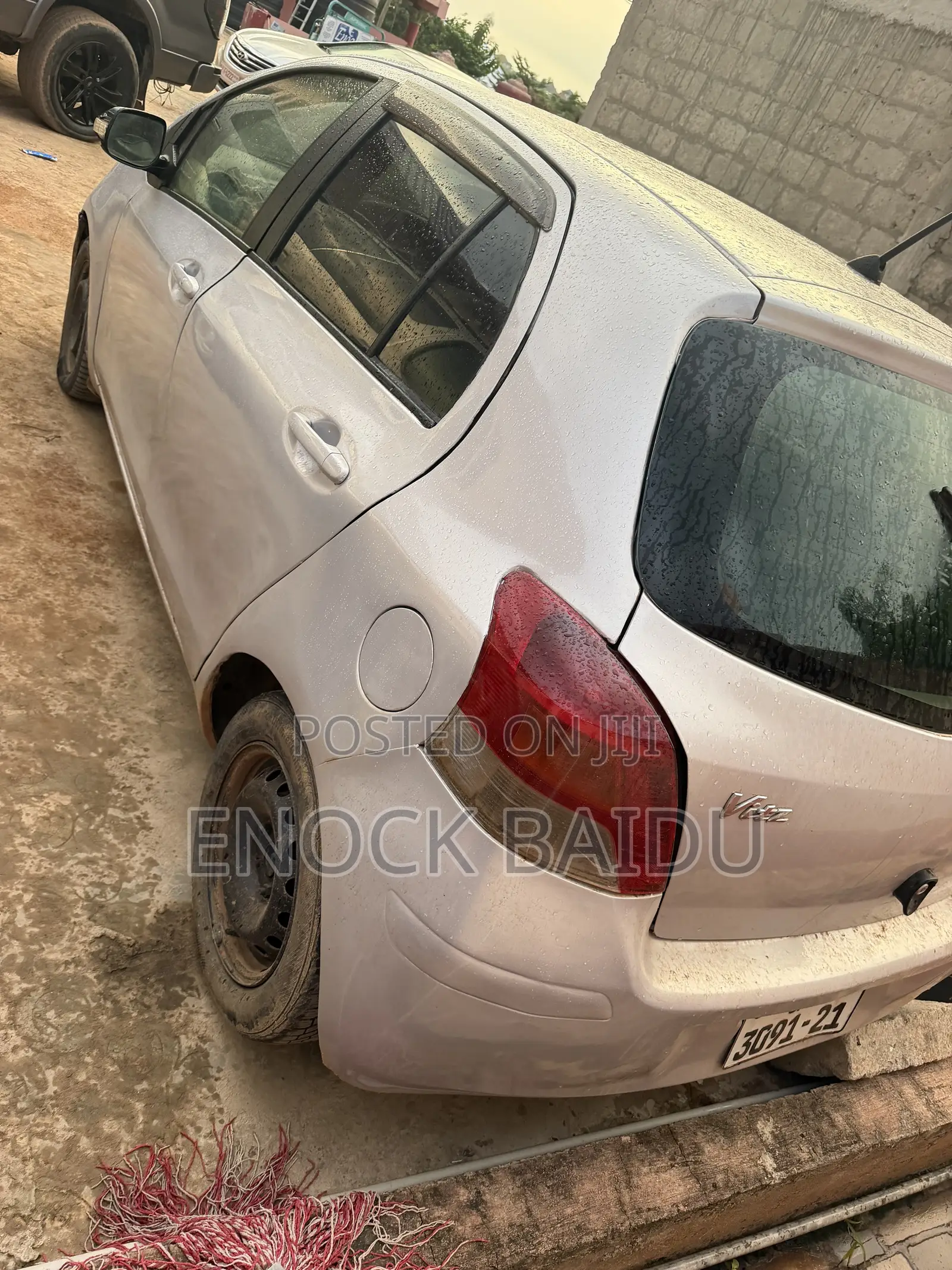 Toyota Vitz 1.0 FWD 3dr 2009 Gray