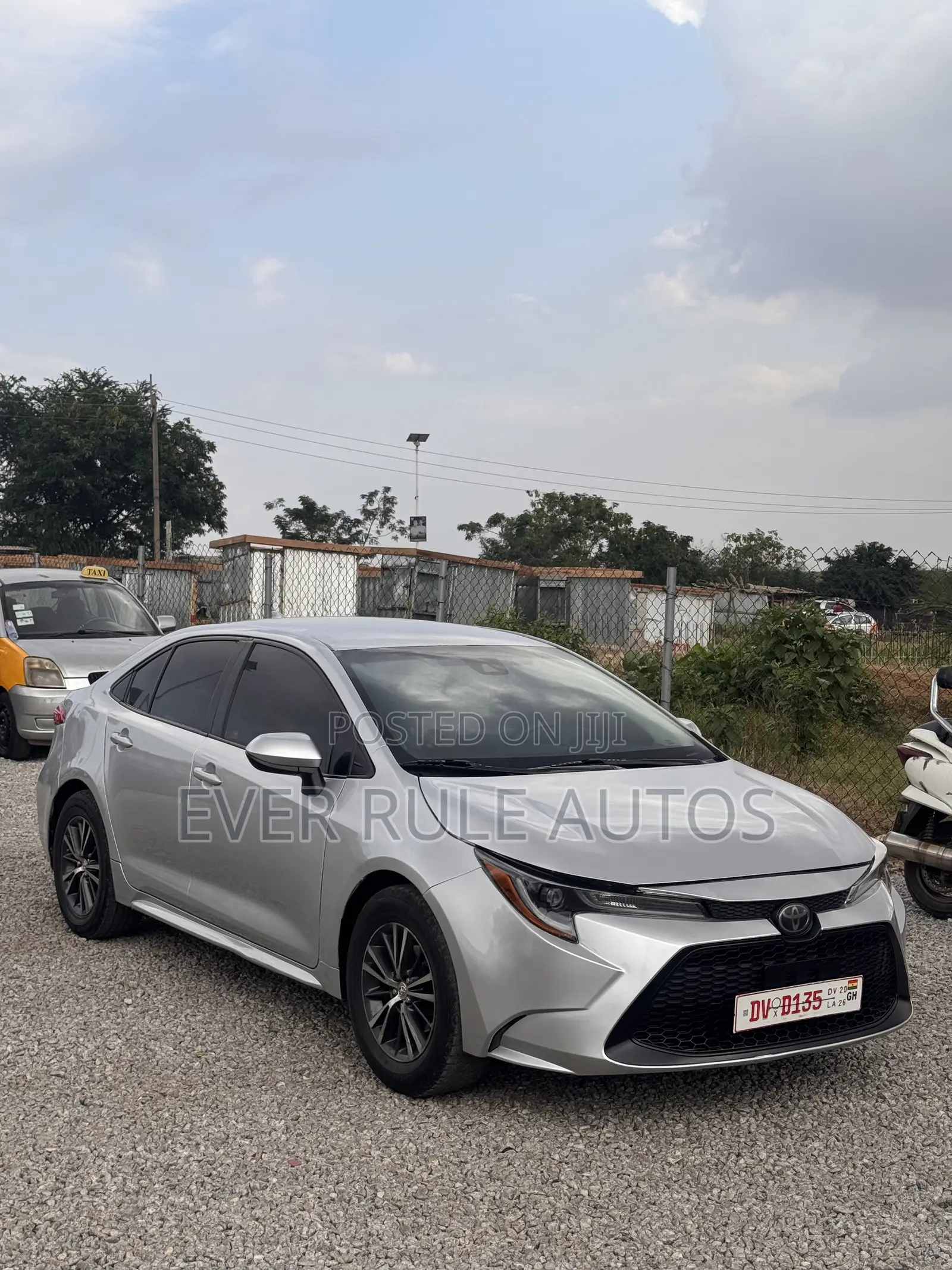 Toyota Corolla LE 2020 Silver