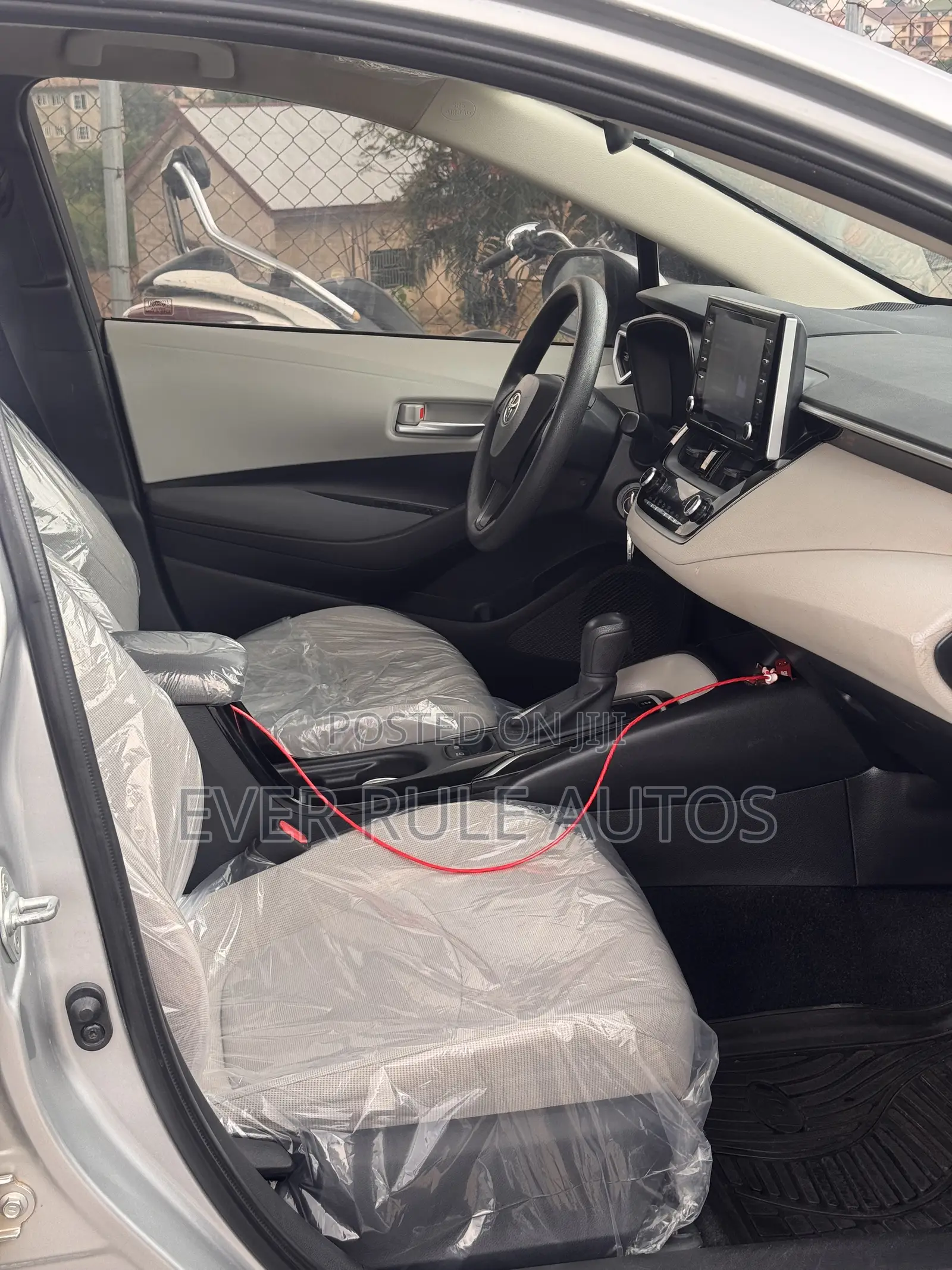Toyota Corolla LE 2020 Silver