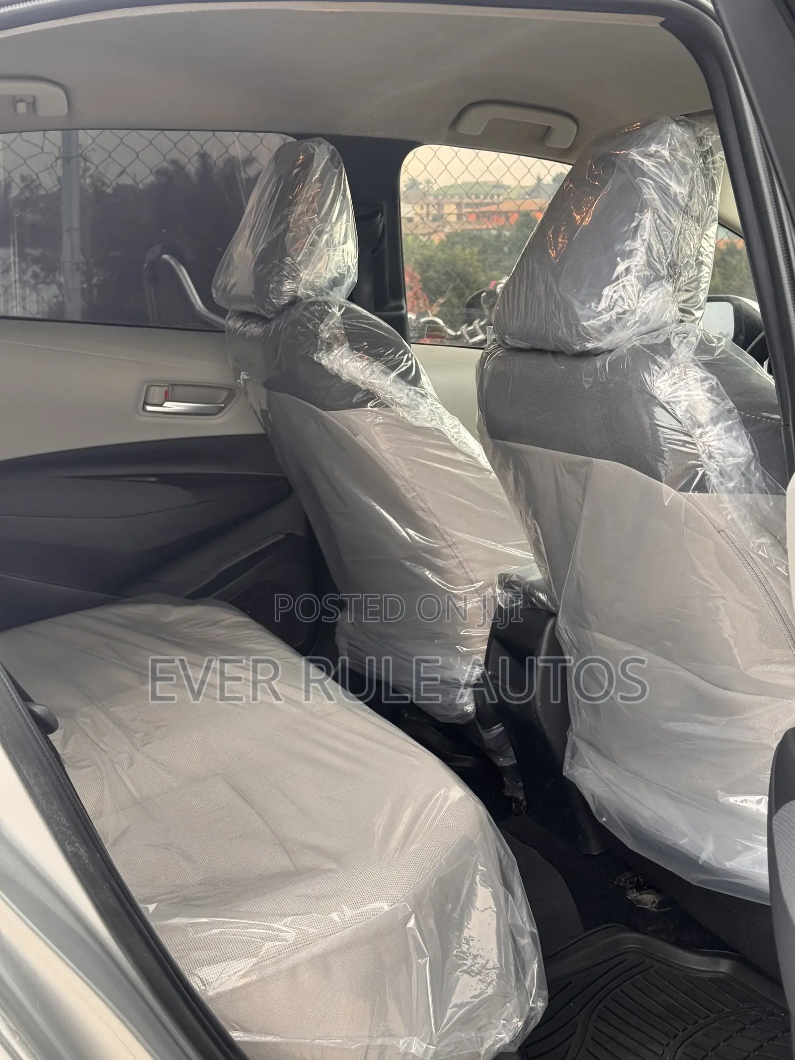 Toyota Corolla LE 2020 Silver