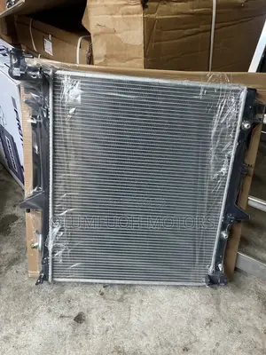 Mitsubishi L200 2007 2008 2009 2010-2013 Radiator (Water Tank)