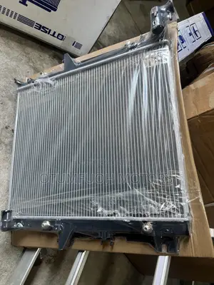 Mitsubishi L200 2007 2008 2009 2010-2013 Radiator (Water Tank)