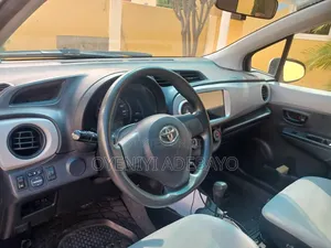 Toyota Vitz 2012 Silver