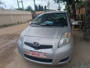 Toyota Vitz 1.3 AWD 5dr 2010 Silver