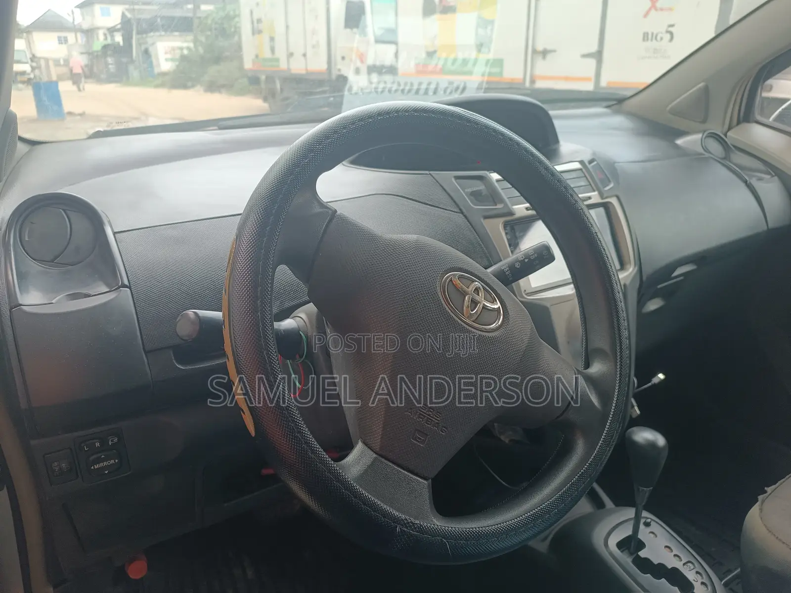 Toyota Vitz 1.3 AWD 5dr 2010 Silver