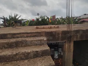 6bdrm Apartment in Medie Kotoku Road, Amasaman for sale
