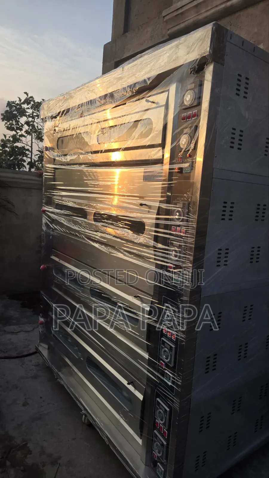 4 Deck 16 Tray Oven 1bag(50kg), Very Big