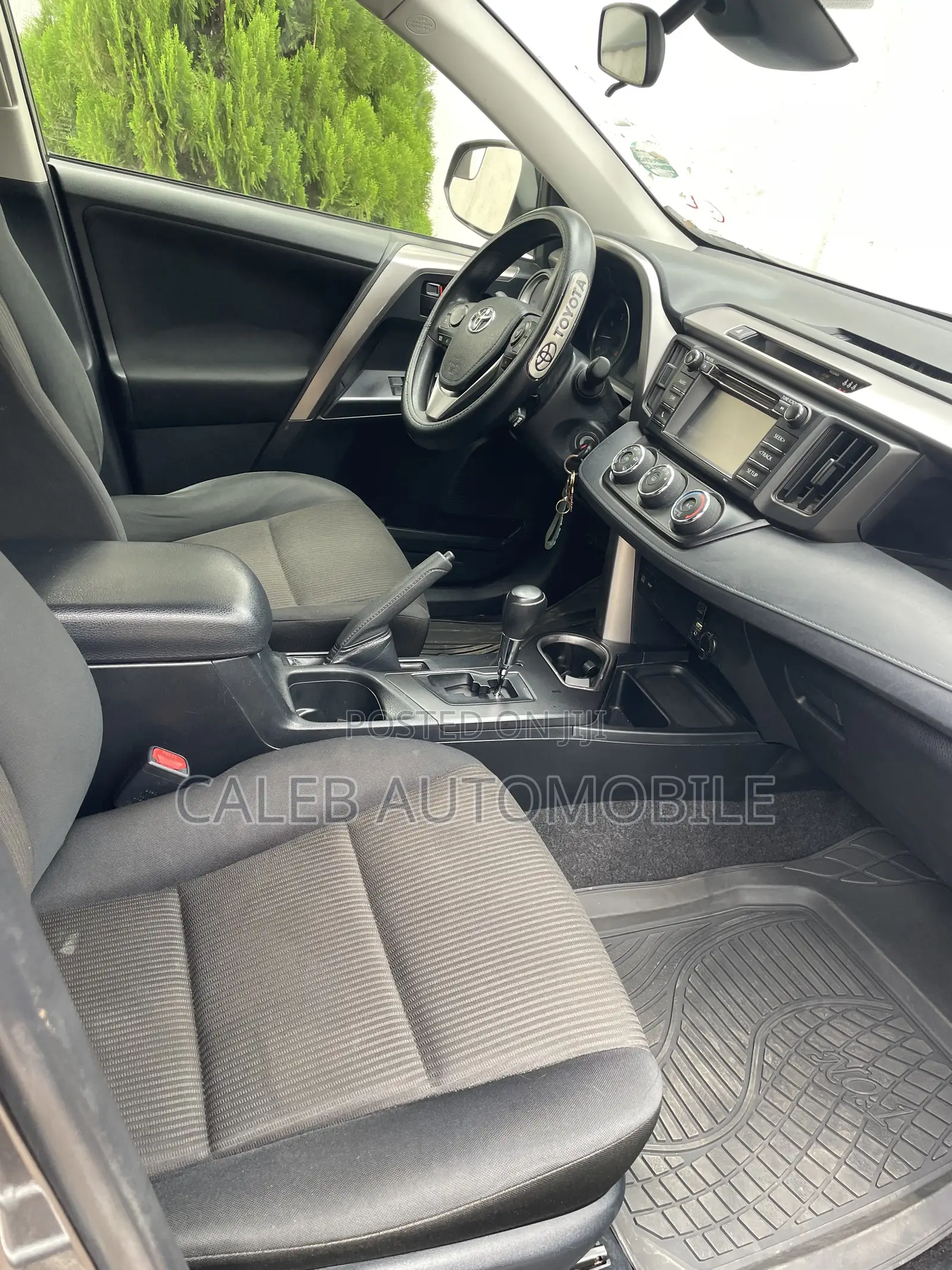 Toyota RAV4 LE 4dr SUV AWD (2.5L 4cyl 6A) 2018 Gray