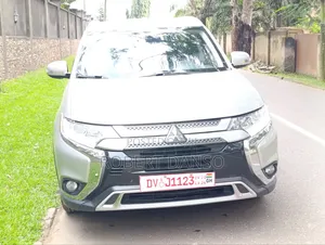 Mitsubishi Outlander SEL S-AWC 2020 Silver