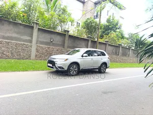 Mitsubishi Outlander SEL S-AWC 2020 Silver