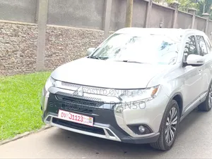 Mitsubishi Outlander SEL S-AWC 2020 Silver