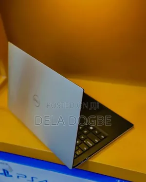 New Laptop Dell XPS 13 9360 8GB Intel Core i5 SSD 256GB