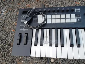 Novation Launch Key 49 Midi Controller With 16drumpads