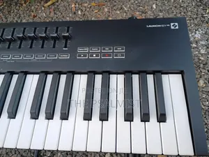 Novation Launch Key 49 Midi Controller With 16drumpads