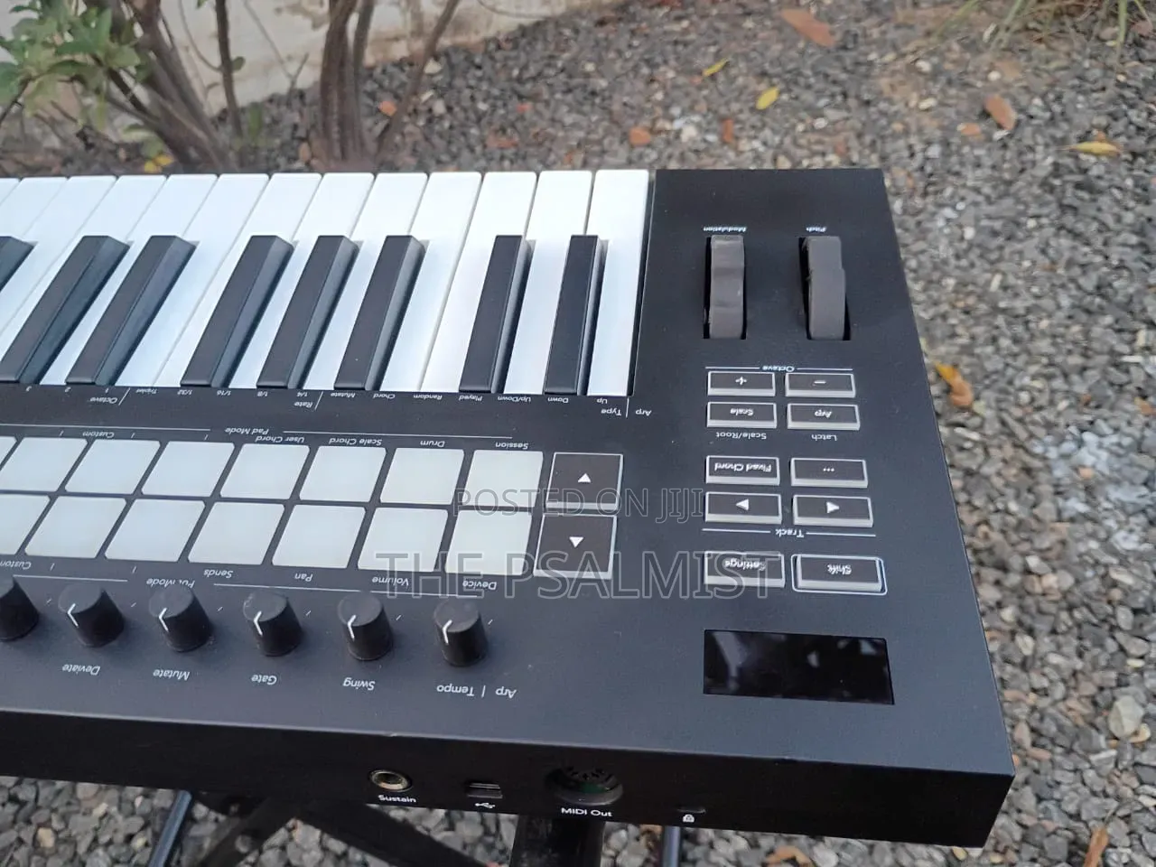 Novation Launch Key 49 Midi Controller With 16drumpads