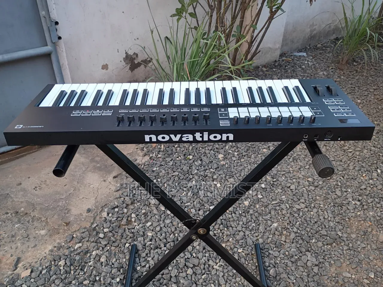 Novation Launch Key 49 Midi Controller With 16drumpads