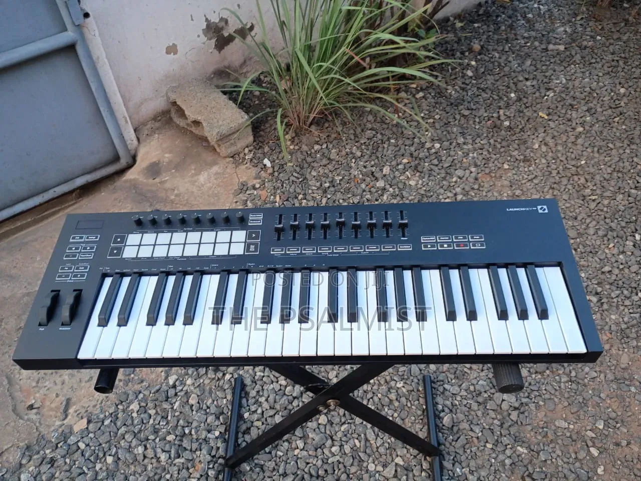 Novation Launch Key 49 Midi Controller With 16drumpads
