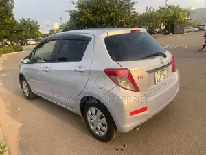 Toyota Vitz 1.3 AWD 5dr 2013 Blue