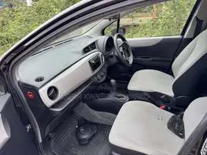 Toyota Vitz 1.3 AWD 5dr 2013 Black