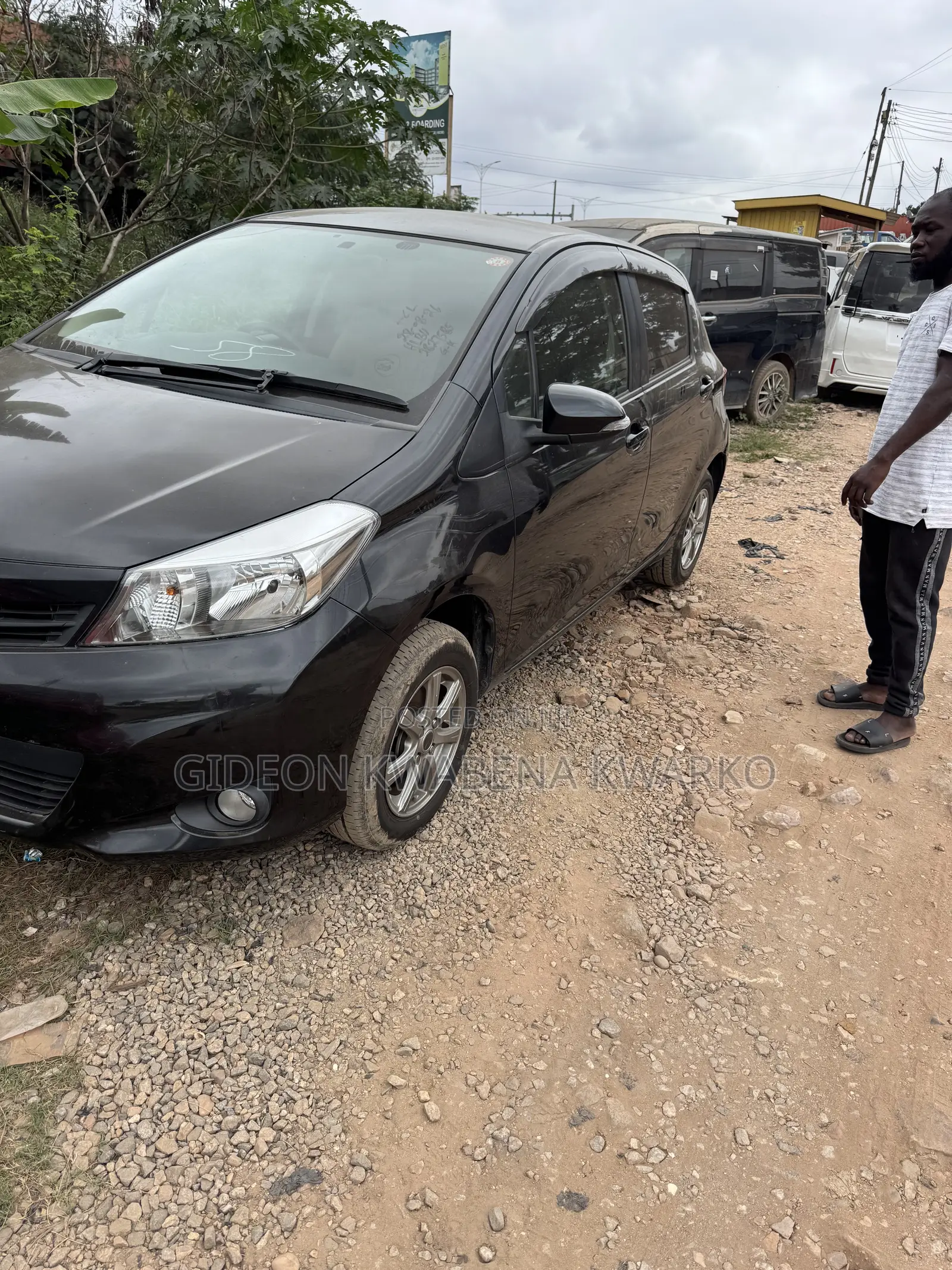 Toyota Vitz 1.3 AWD 5dr 2013 Black
