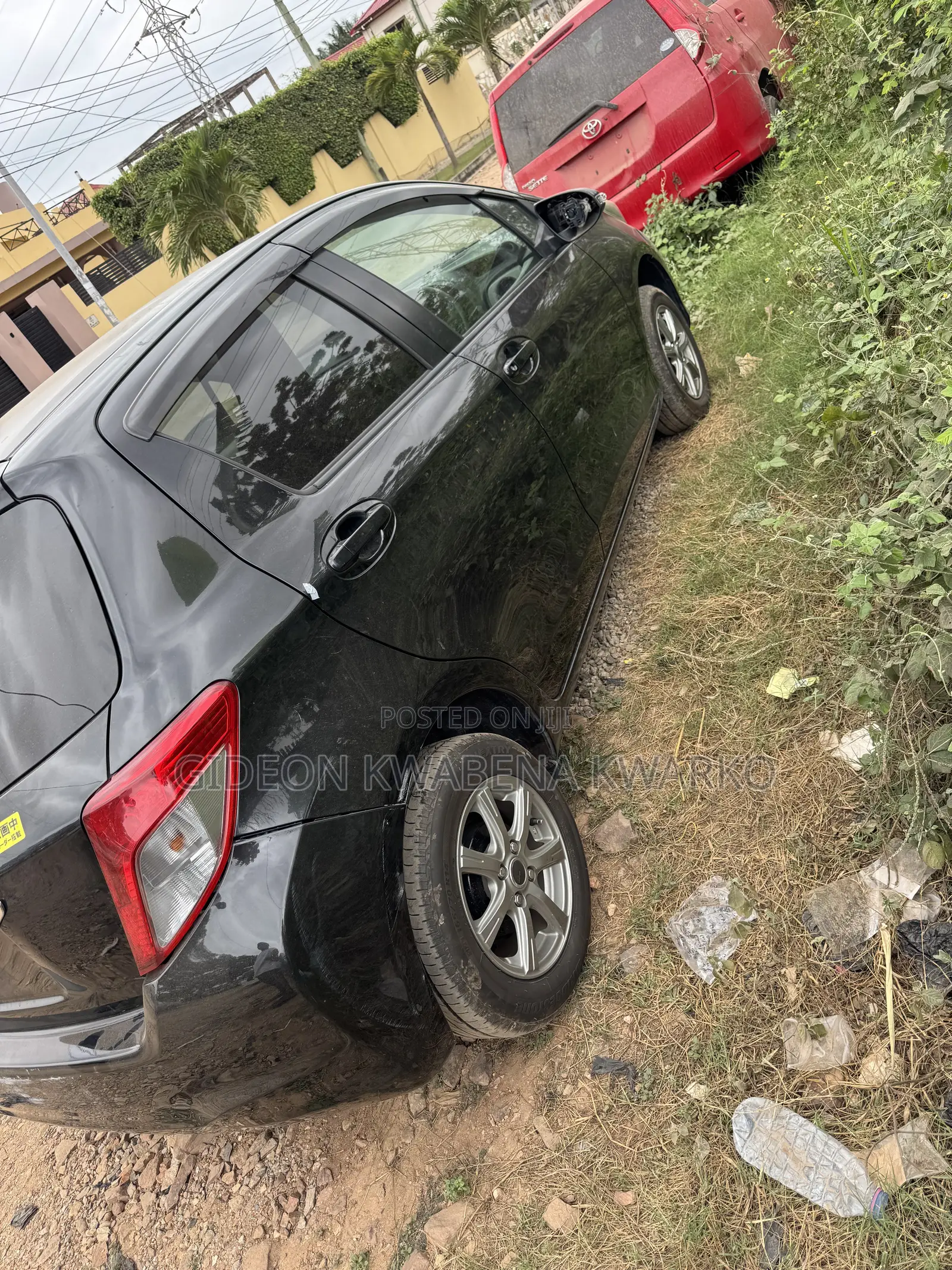 Toyota Vitz 1.3 AWD 5dr 2013 Black