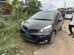 Toyota Vitz 1.3 AWD 5dr 2013 Black